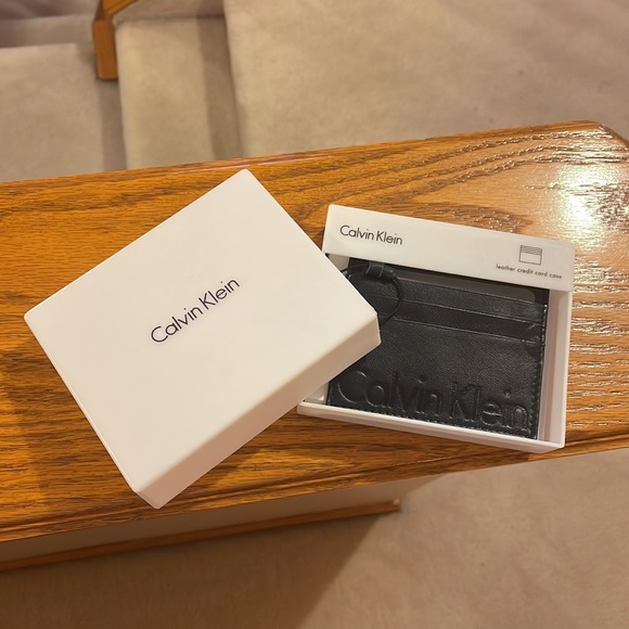 Calvin Klein Black Card Holder - Picture 3 of 3